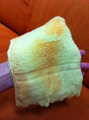 水拭きしたら雑巾がオレンジに
